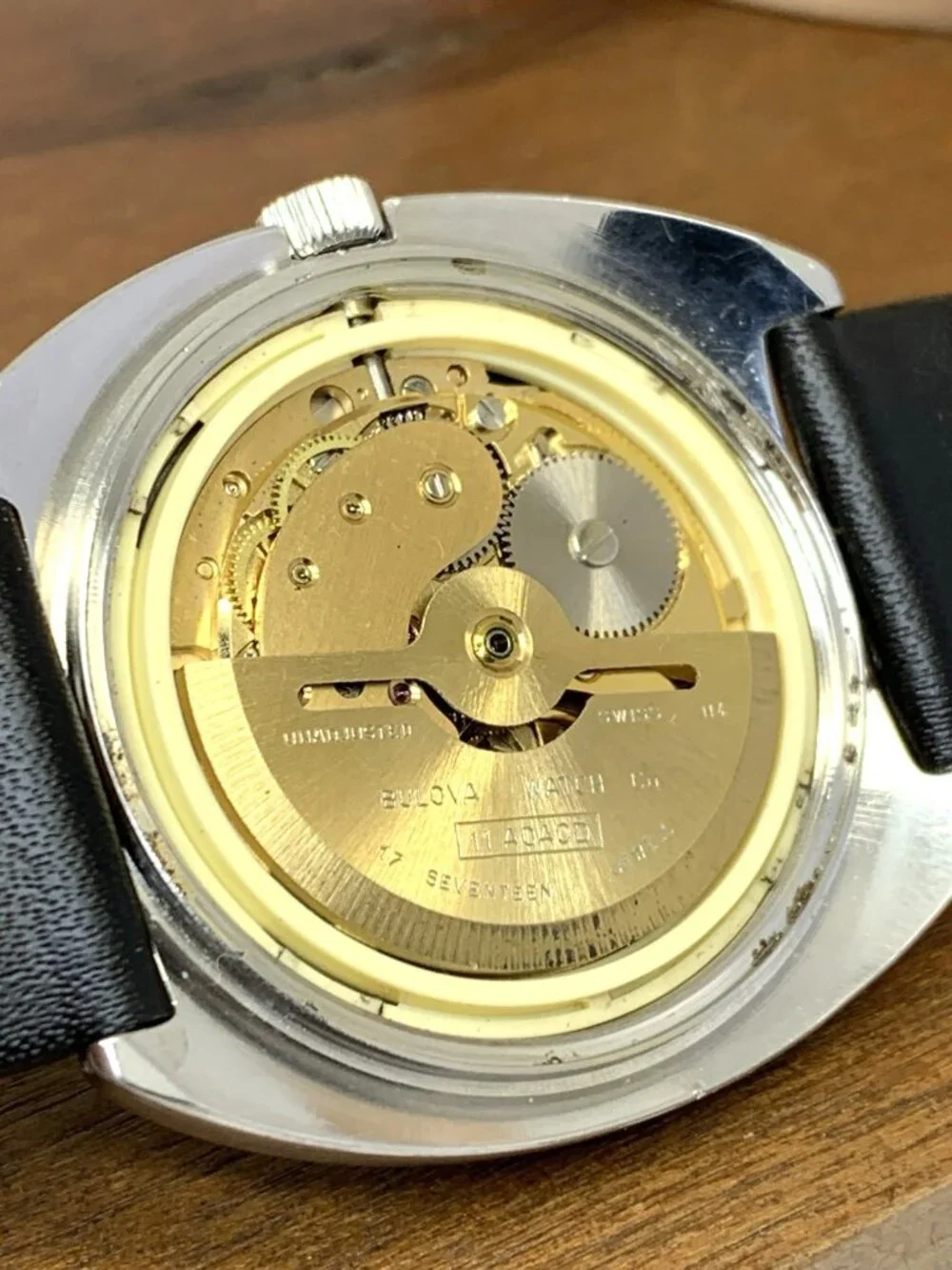 Bulova Men's Watch 7313 Vintage 1970's N4 Swiss Automatic Greyhound Safe Driving